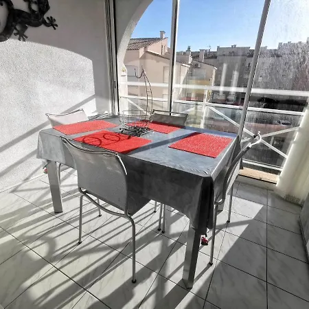 039 Cap D'agde Quartier Falaises Proche T2 Avec Place De Parking Et Piscine アパート アグド